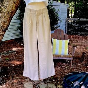 Women's Tan Wide-Leg Pants from Abercrombie and Fitch. Good condition! XS- short